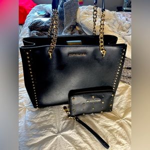 Micheal Kors purse and wallet set